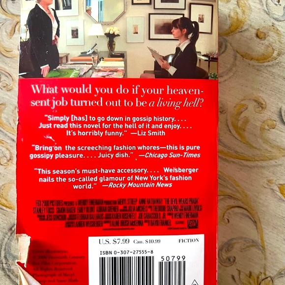 BOOK The Devil Wears Prada Book COFFEETABLE library Fashion Paperback - Picture 2 of 3